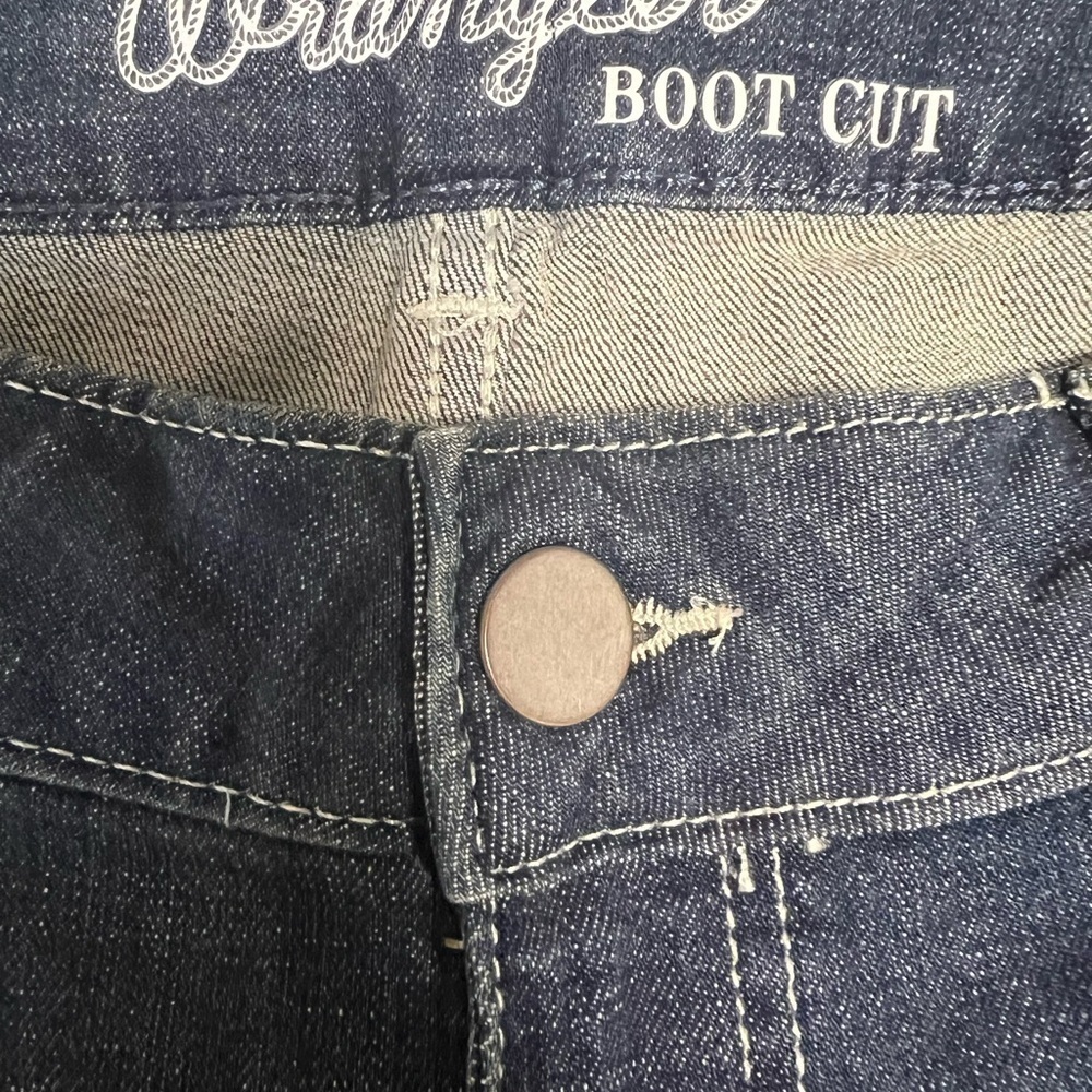Wrangler Women’s Boot Cut Jeans Size 13x32 - Picture 8 of 9